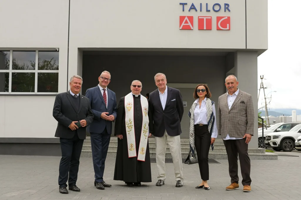 TAILOR (102 of 205)